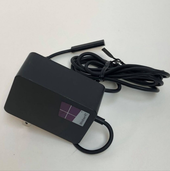 Pre-owned original Microsoft Surface RT adapter model 1512 - Picture 2 of 4